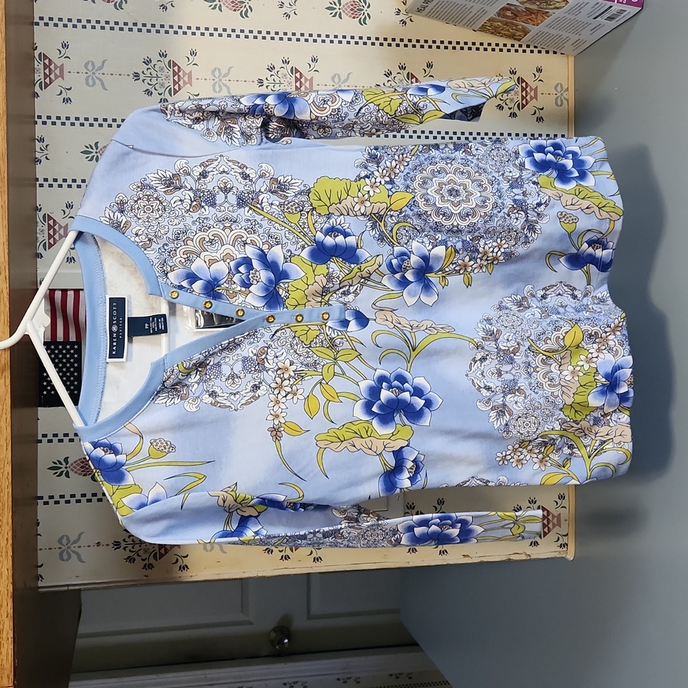 NWT Karen Scott Petites ladies SIZE P/P Shirt